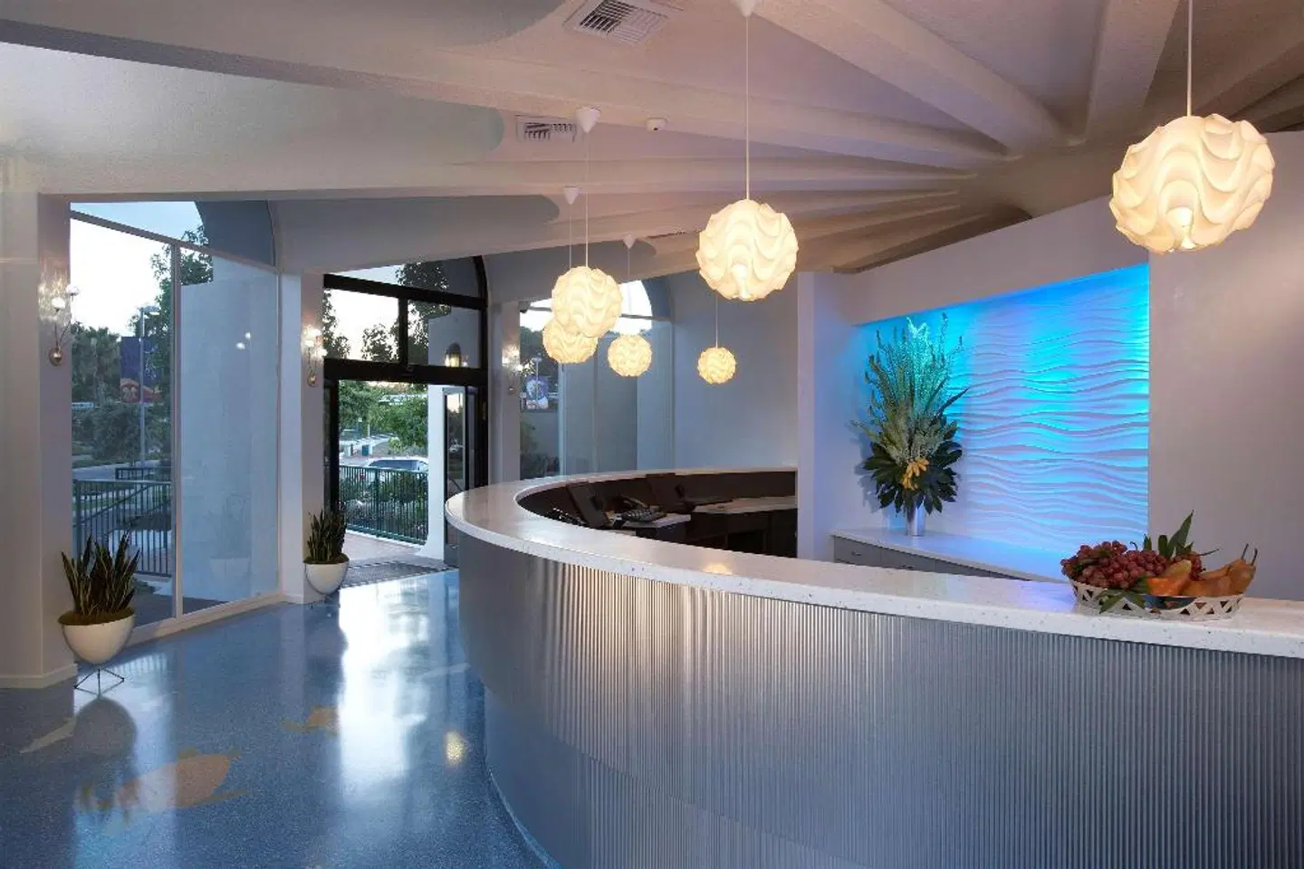 Howard Johnson by Wyndham Anaheim Hotel & Water Playground Hallenbad