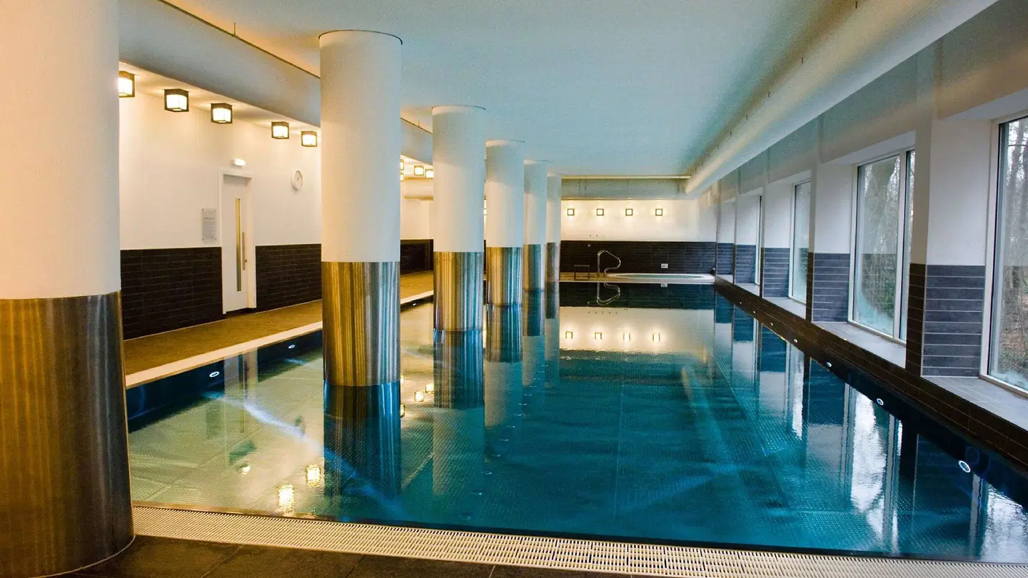 Park Plaza Cardiff Hallenbad