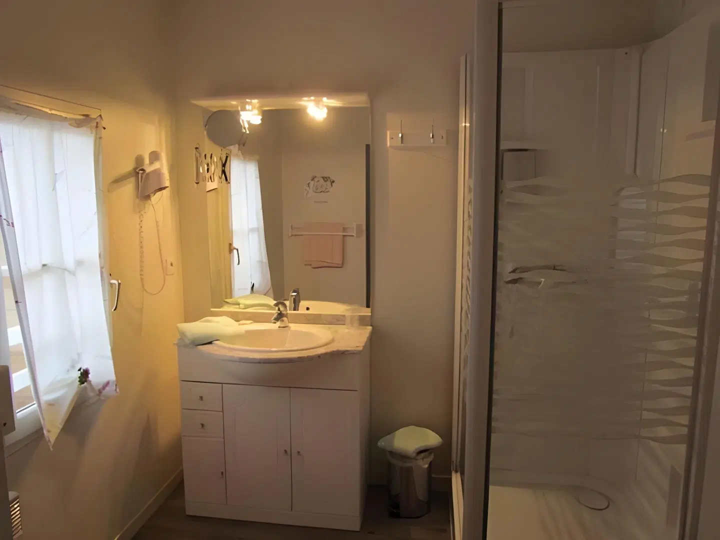 La Châtellenie Badezimmer