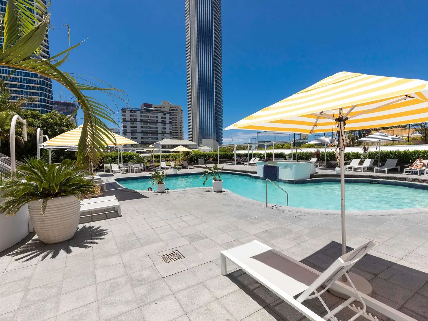 Novotel Surfers Paradise OUTDOOR_POOL