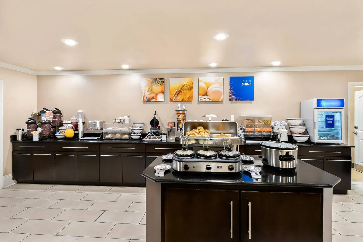 Comfort Inn and Suites Fort Smith Restaurant