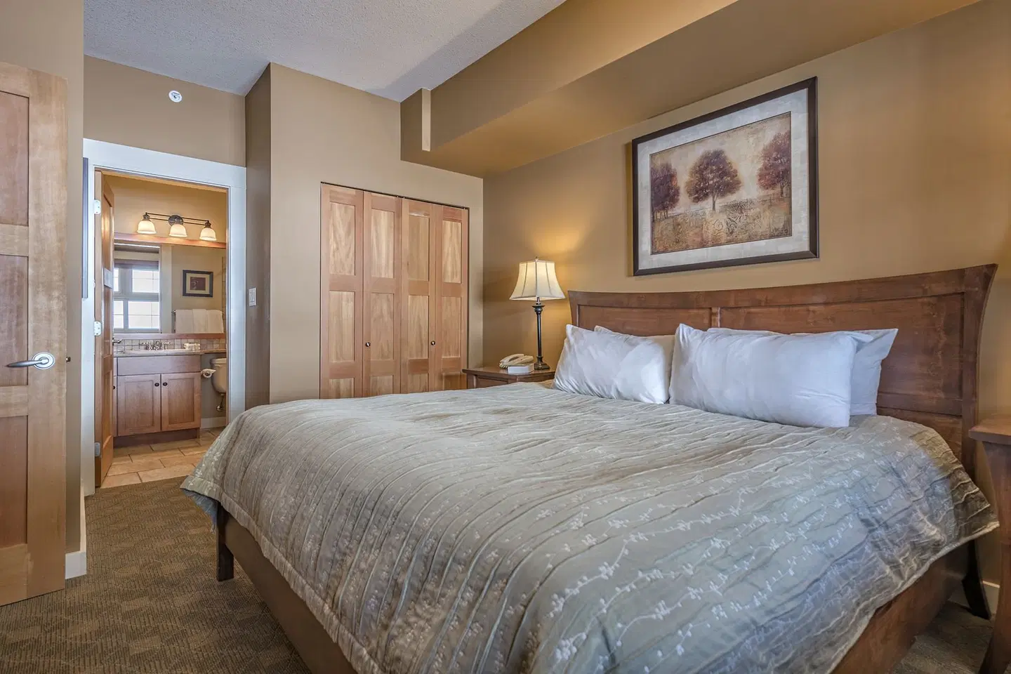 SnowBird Lodge ROOM_EXAMPLE