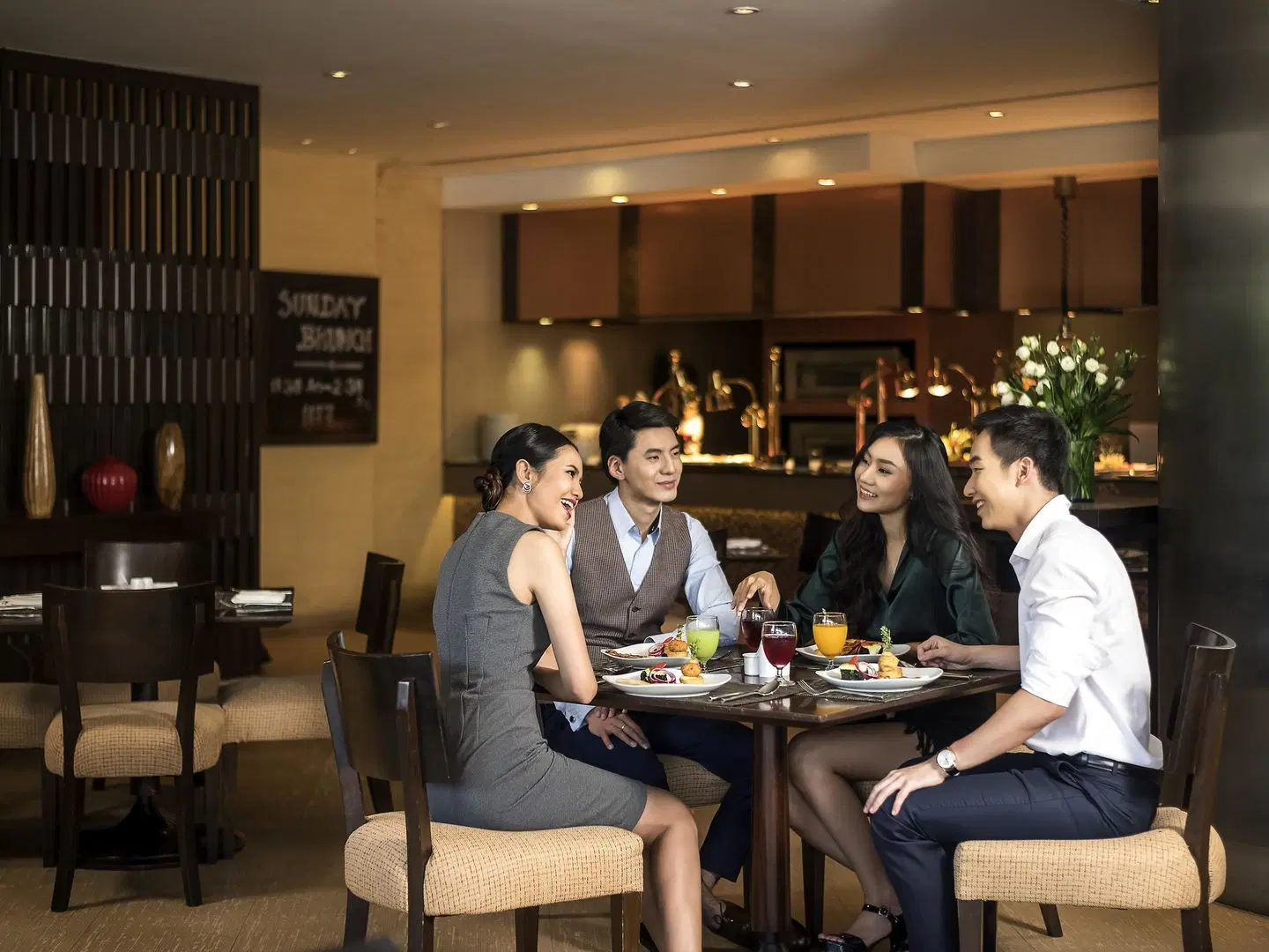 Novotel Bangkok Bangna Hotel PEOPLE