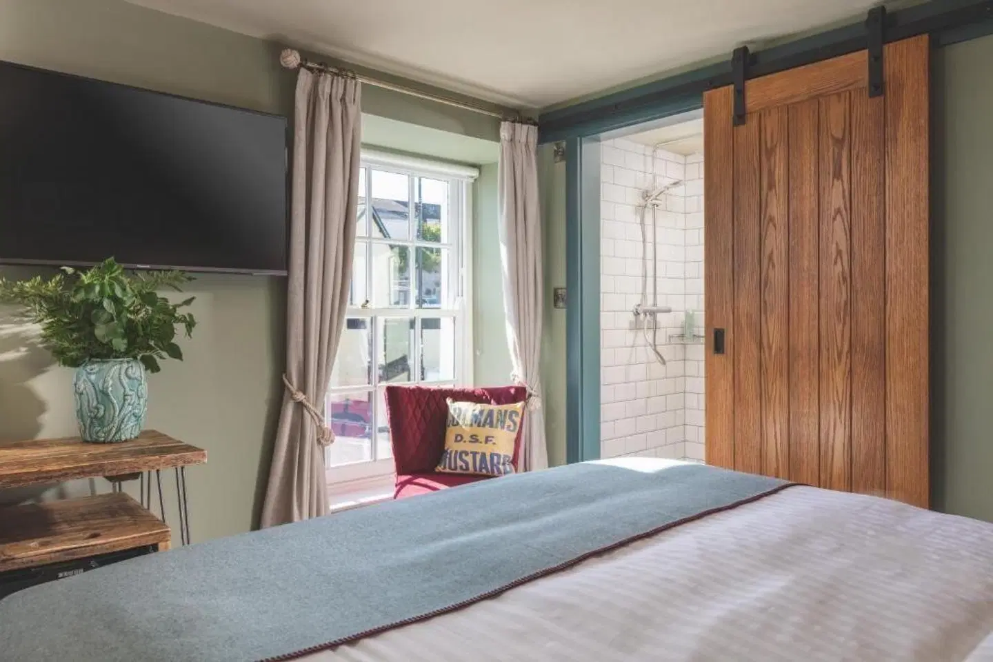 Rock Point Inn ROOM_EXAMPLE