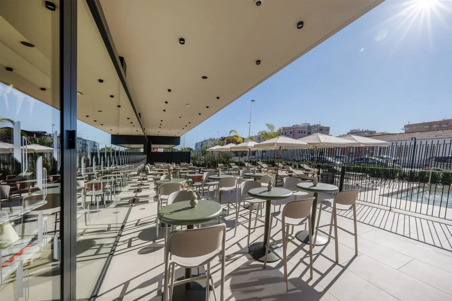 Hampton by Hilton Alicante Airport Terrasse