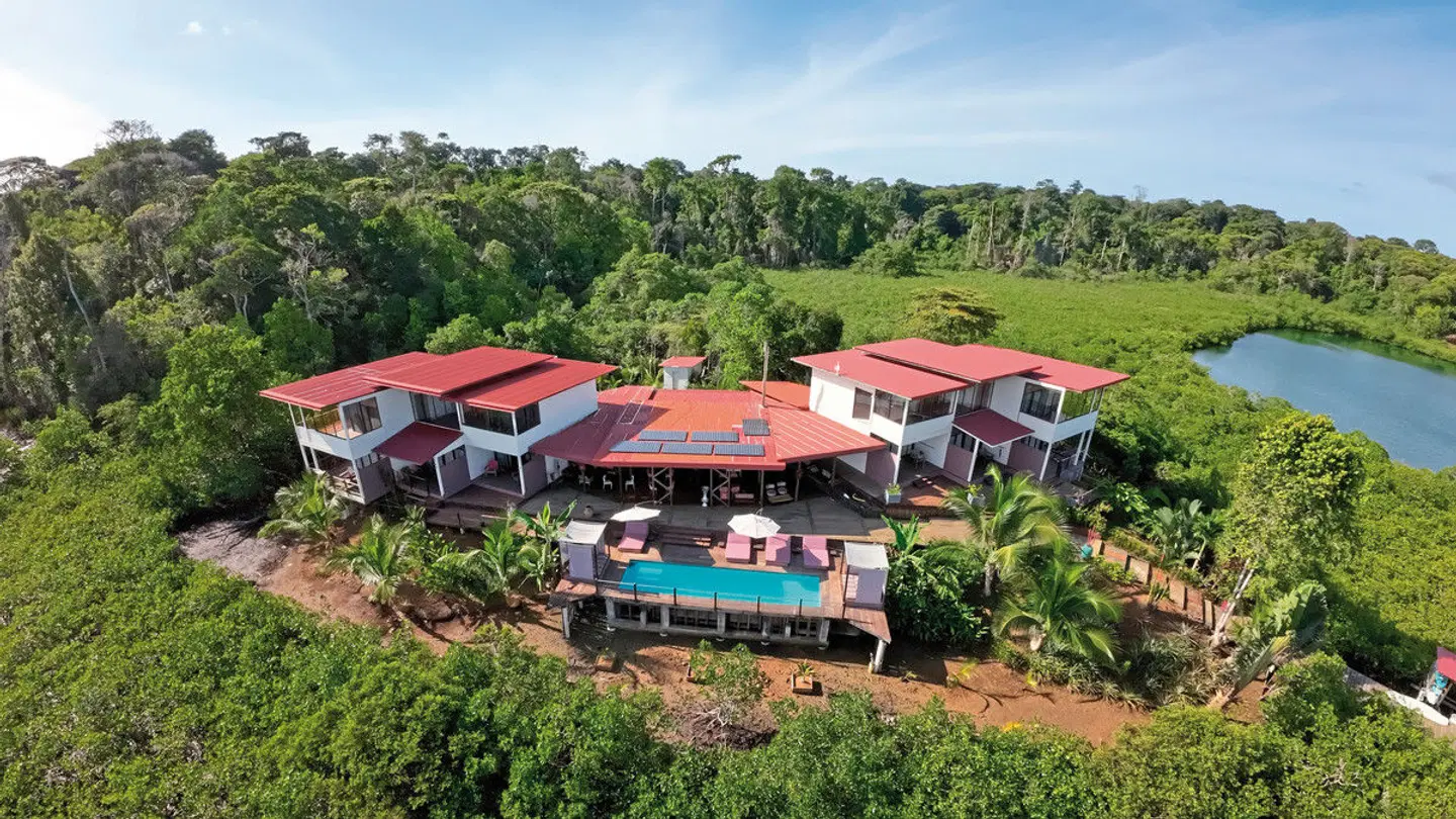 Villa F&B EXTERIOR