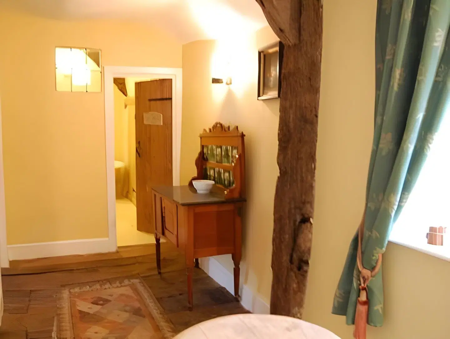 The Three Tuns ROOM_EXAMPLE