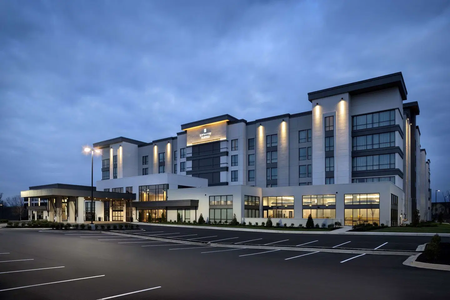 Embassy Suites by Hilton Bowling Green EXTERIOR