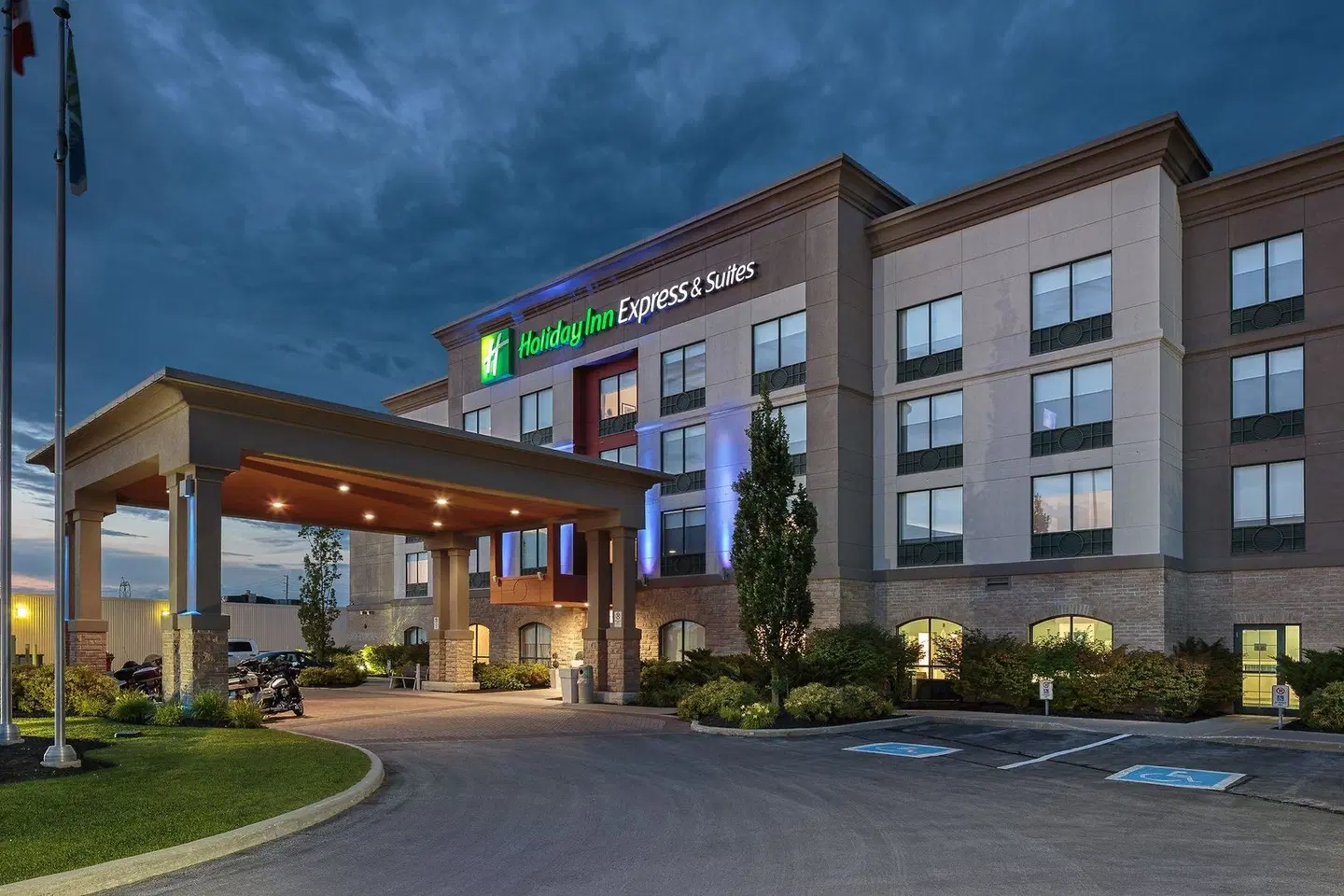 Holiday Inn Express & Suites Belleville by IHG EXTERIOR