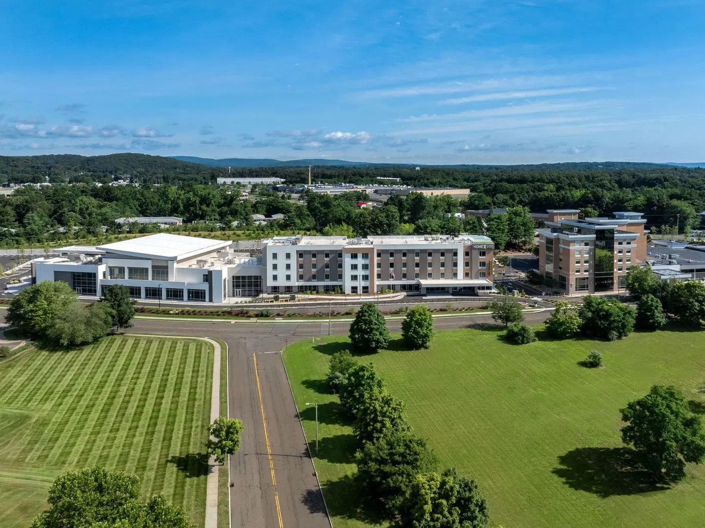 Home2 Suites By Hilton Bristol EXTERIOR