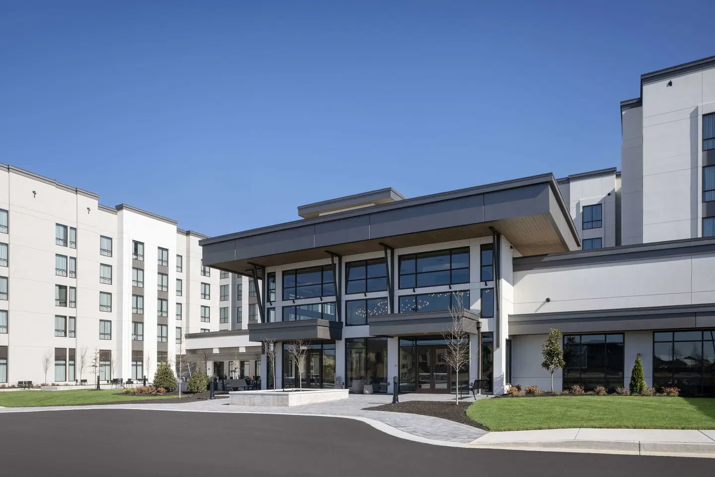 Embassy Suites by Hilton Bowling Green EXTERIOR