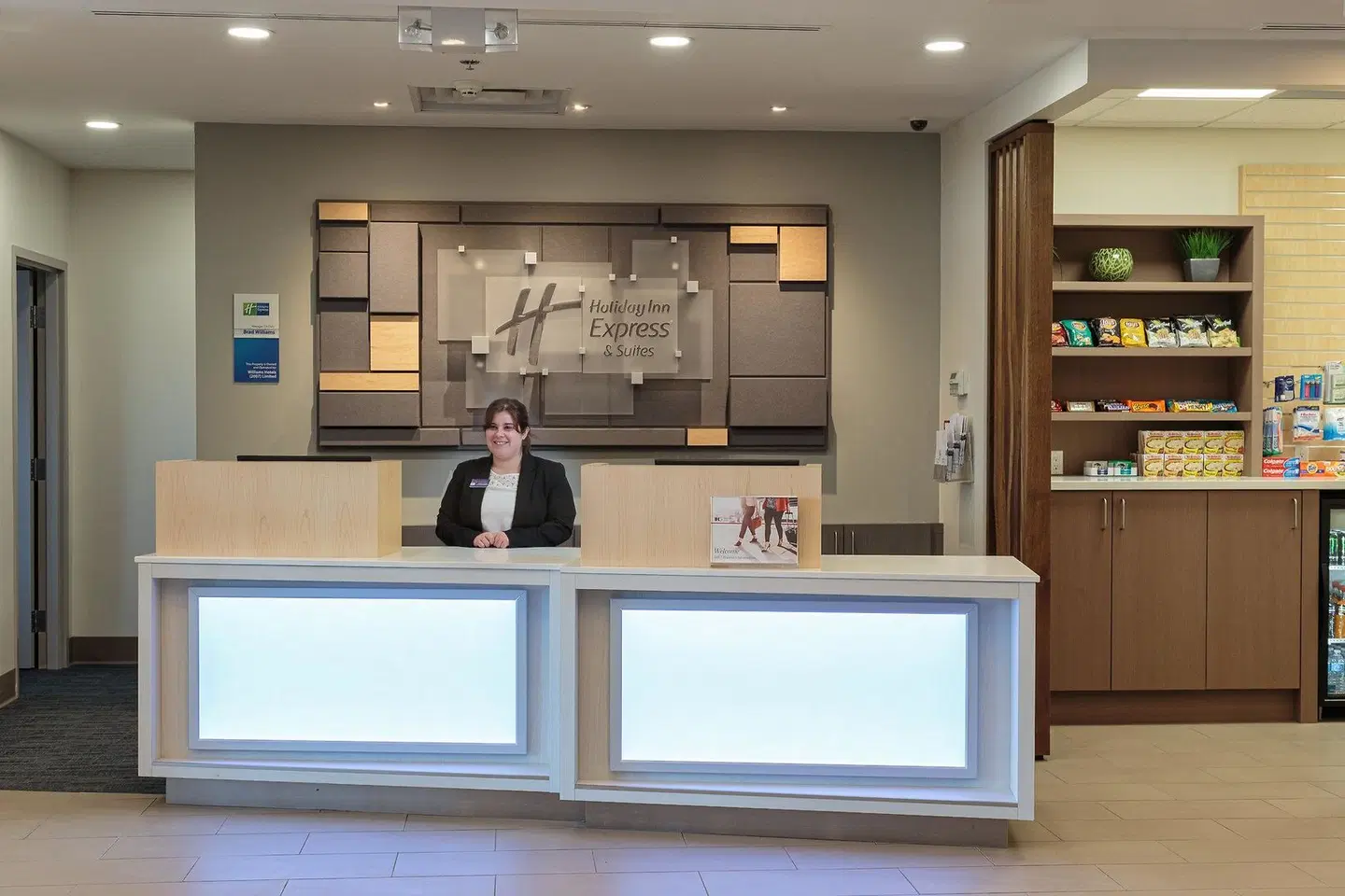Holiday Inn Express & Suites Belleville by IHG LOUNGE_LOBBY