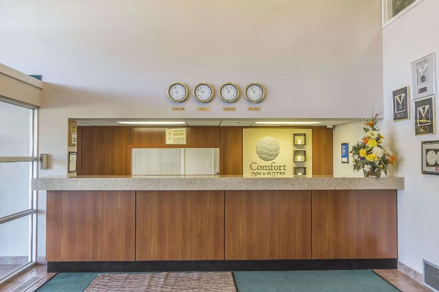 Comfort Inn & Suites LOUNGE_LOBBY