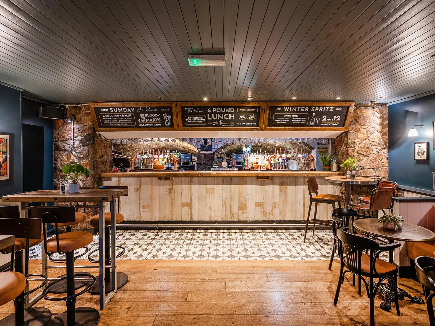 Clifton Hotel Bar