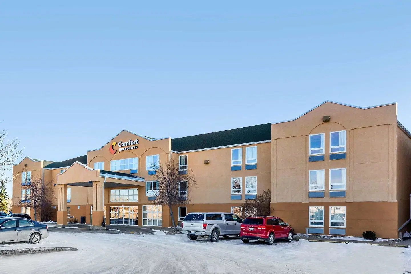 Comfort Inn & Suites EXTERIOR