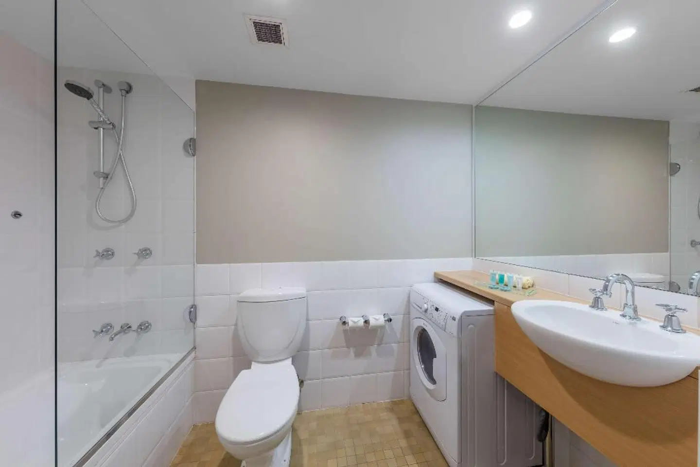 Parramatta Waldorf Apartment Badezimmer