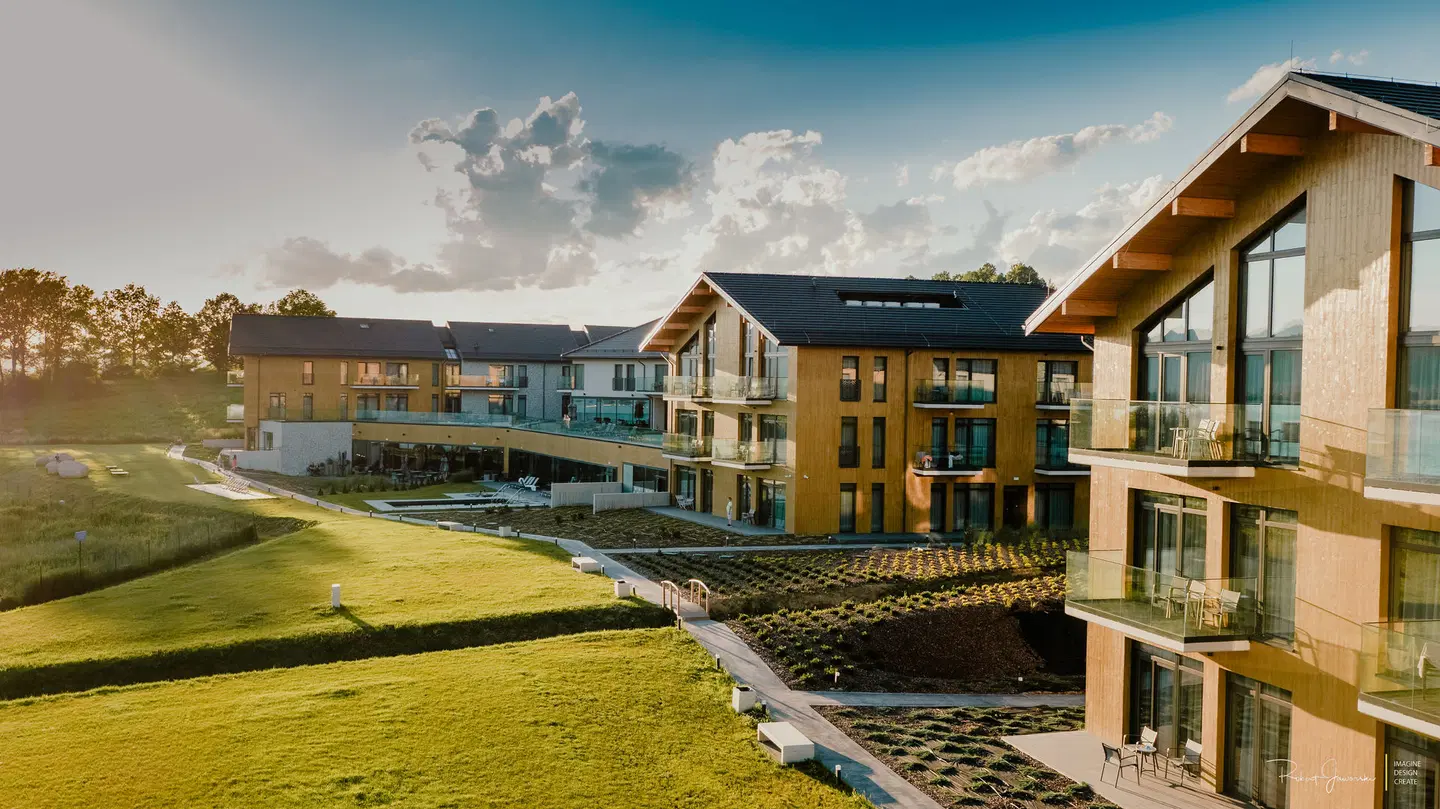 Lake Hill Resort & Spa EXTERIOR