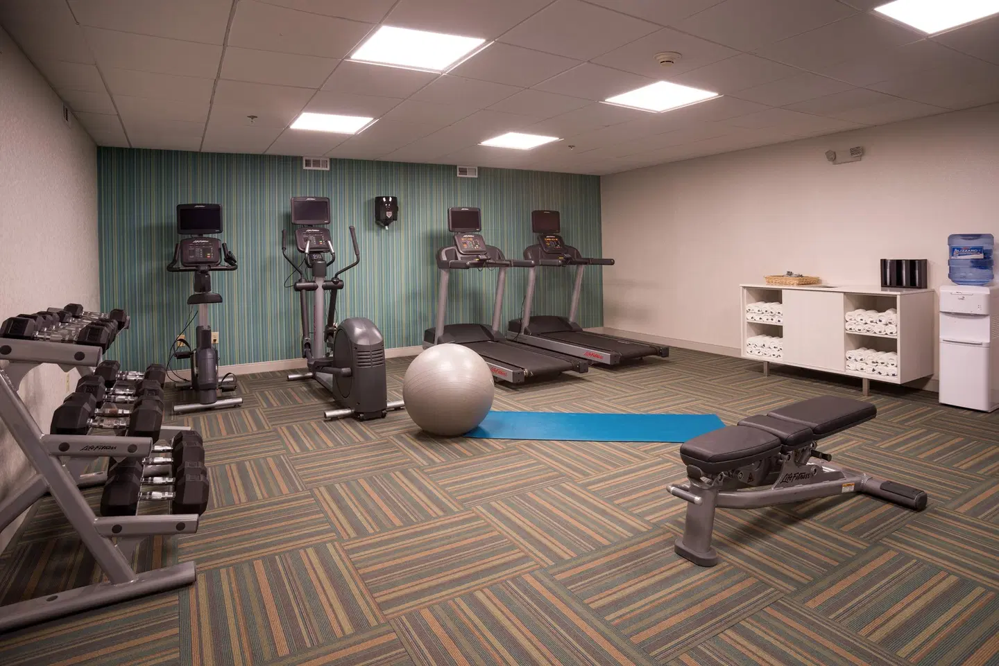 Holiday Inn Express Branford-New Haven by IHG SPORTS_AND_LEISURE