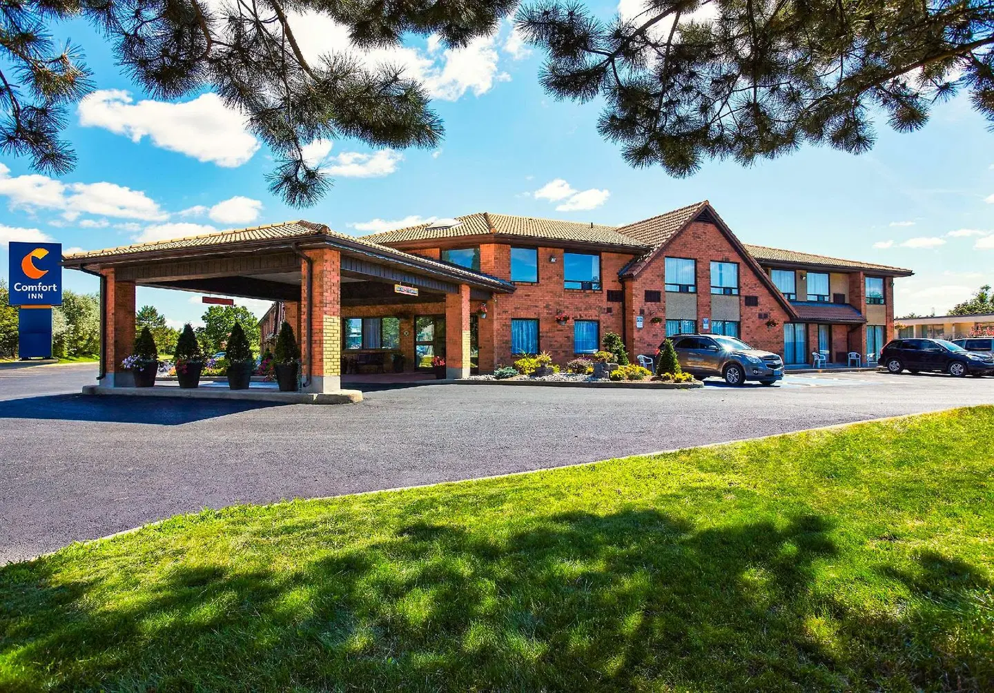 Comfort Inn Gatineau EXTERIOR