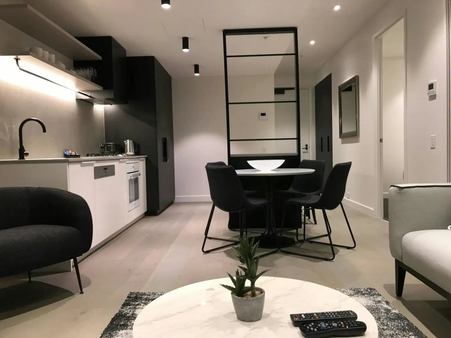 The Eminence Apartments by CLLIX LOUNGE_LOBBY
