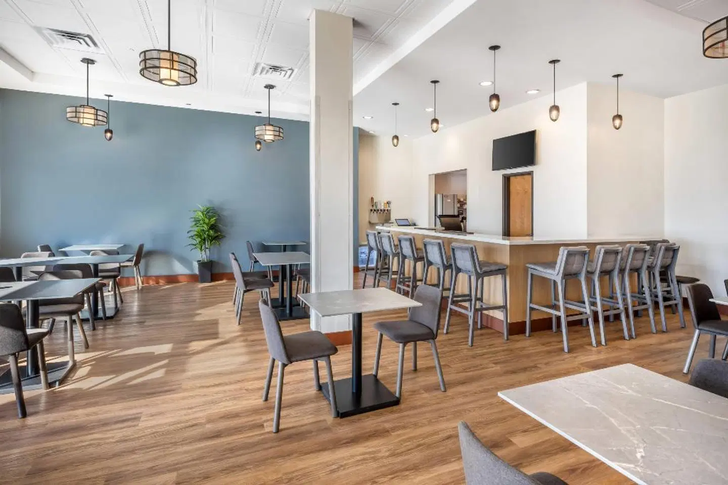 Radisson Hotel Pendleton Airport Bar