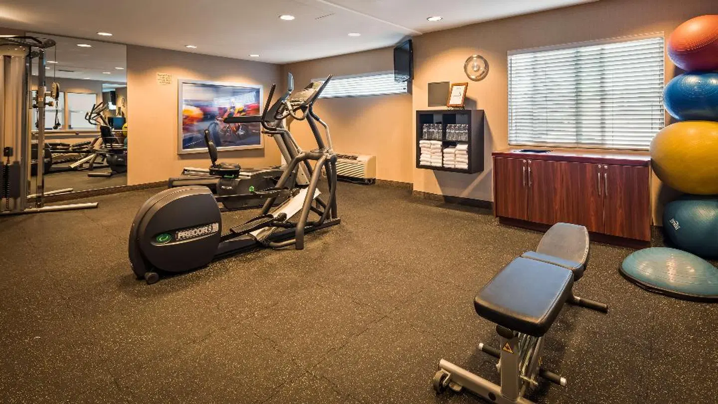 Best Western Plus Bayside Hotel SPORTS_AND_LEISURE