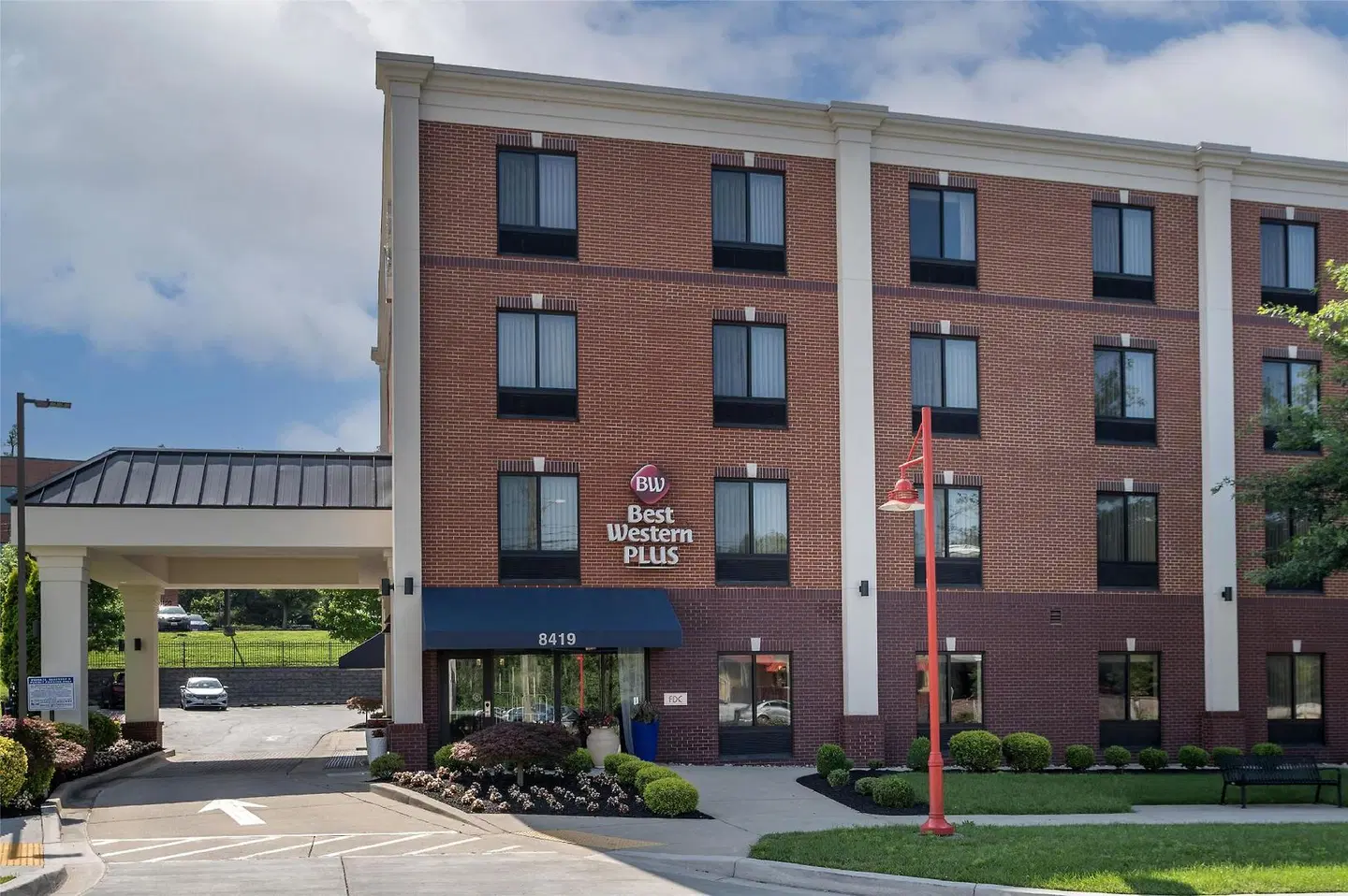 Best Western Plus College Park Hotel EXTERIOR
