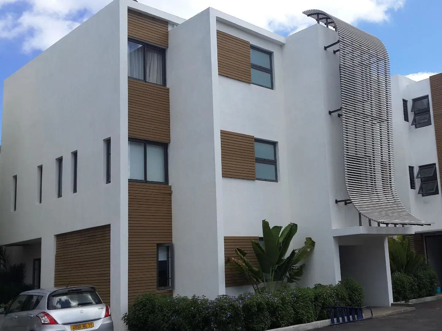 Villasun Seafront Apart at CapOuest EXTERIOR