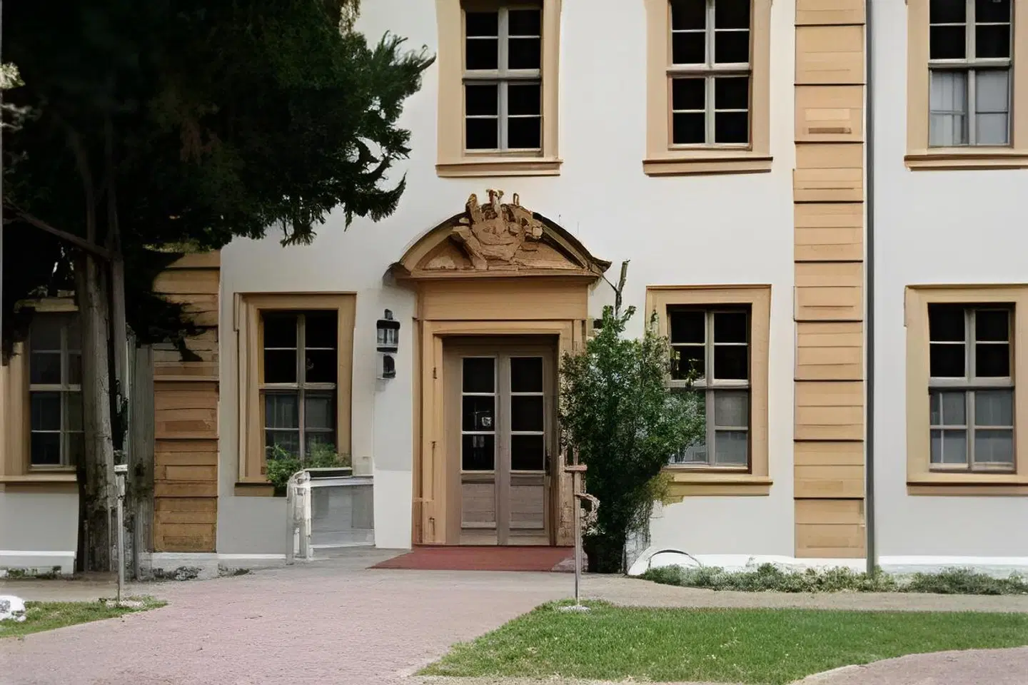 Stadtschloß Hecklingen EXTERIOR