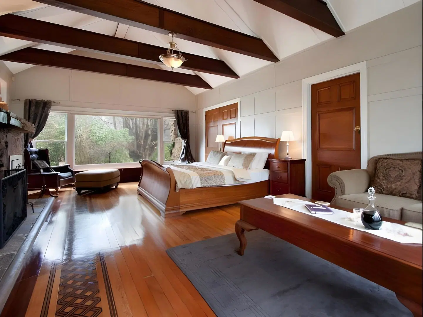 Arnica Views Summit Retreat ROOM_EXAMPLE