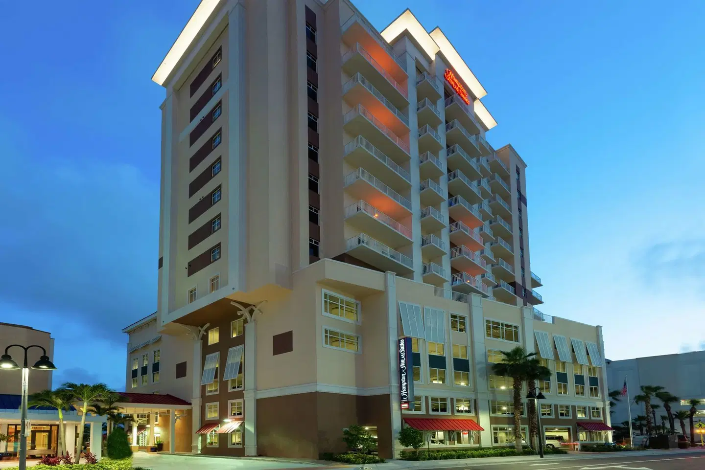 Hampton Inn & Suites Clearwater Beach EXTERIOR