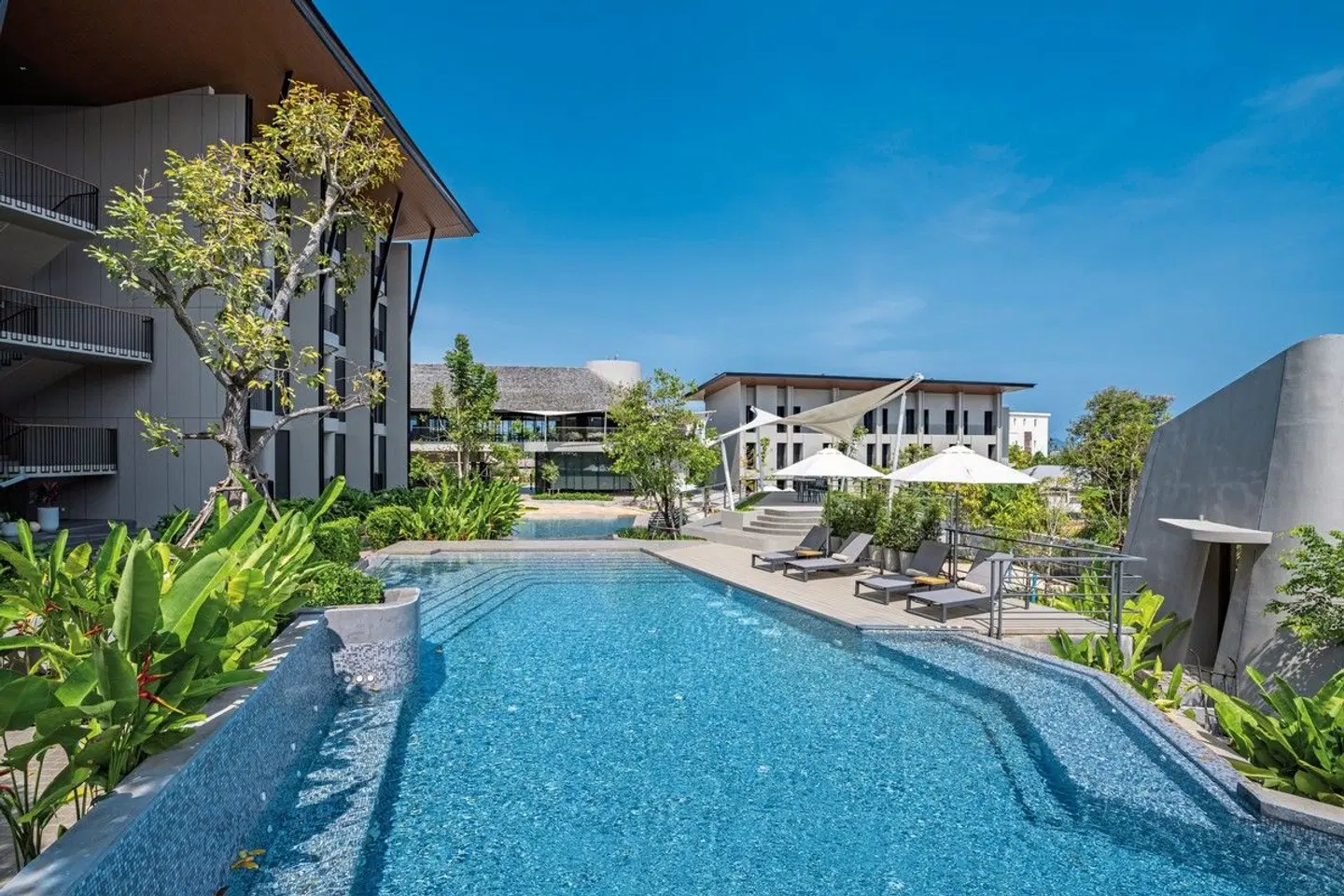Varana Hotel OUTDOOR_POOL