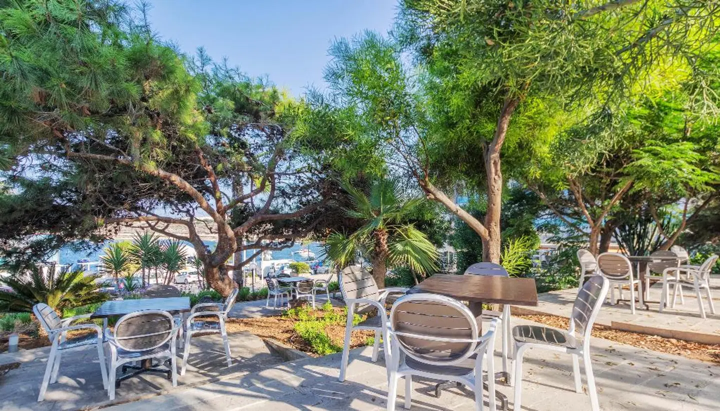 AX Sunny Coast Resort & Spa Terrasse