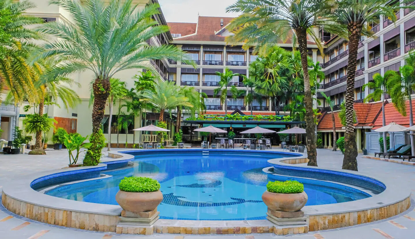 Empress Angkor Resort & Spa OUTDOOR_POOL