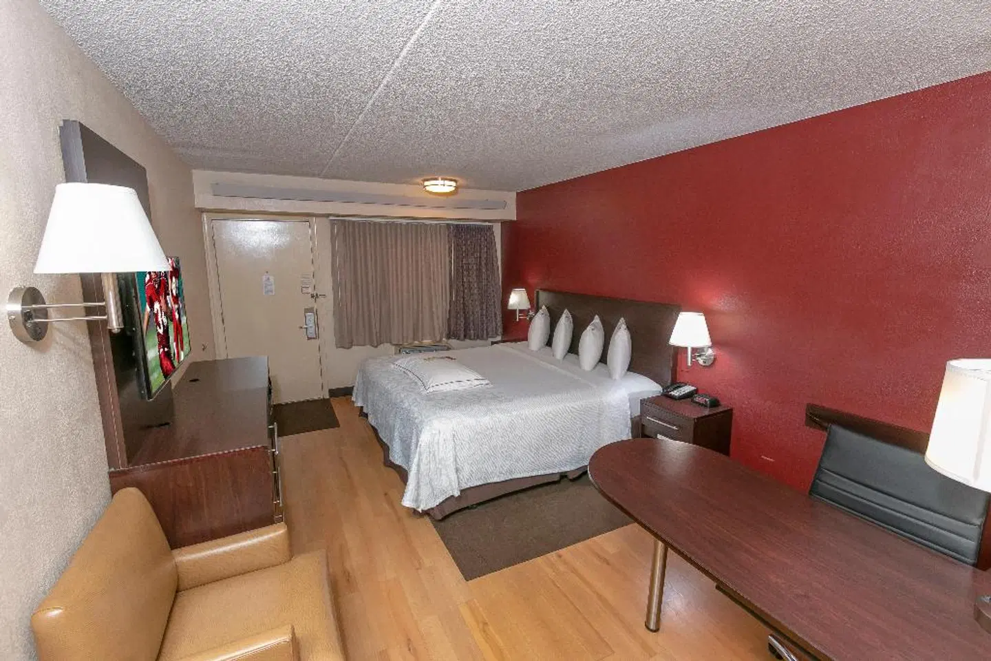Red Roof Inn PLUS+ Baltimore North - Timonium. ROOM_EXAMPLE