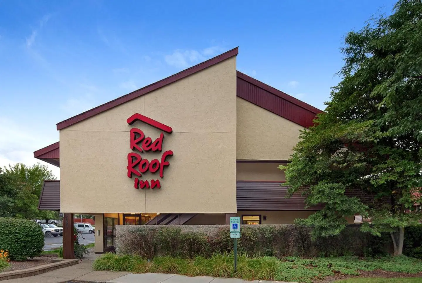 Red Roof Inn Rochester Hills EXTERIOR