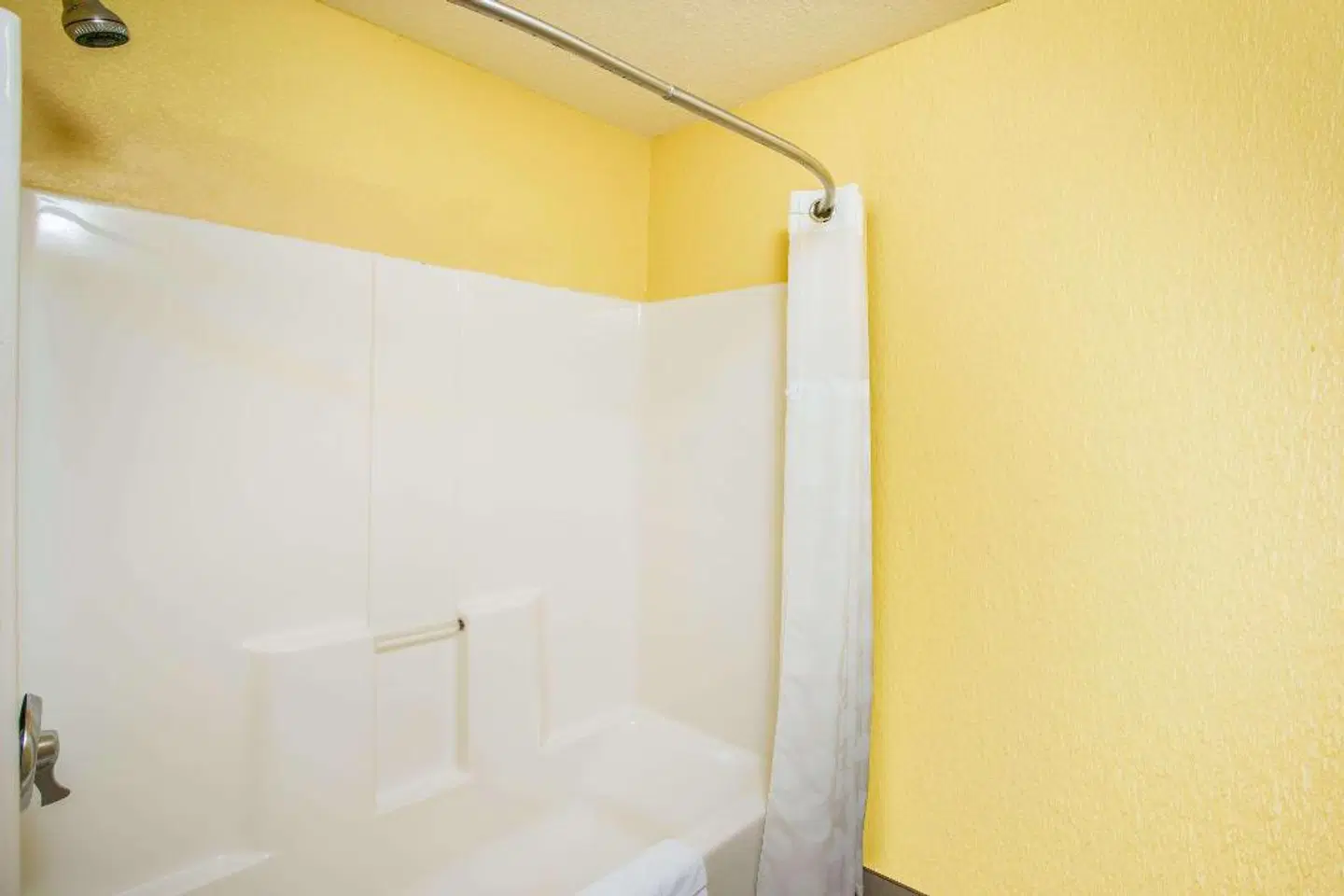 Ramada by Wyndham Sioux Falls Badezimmer
