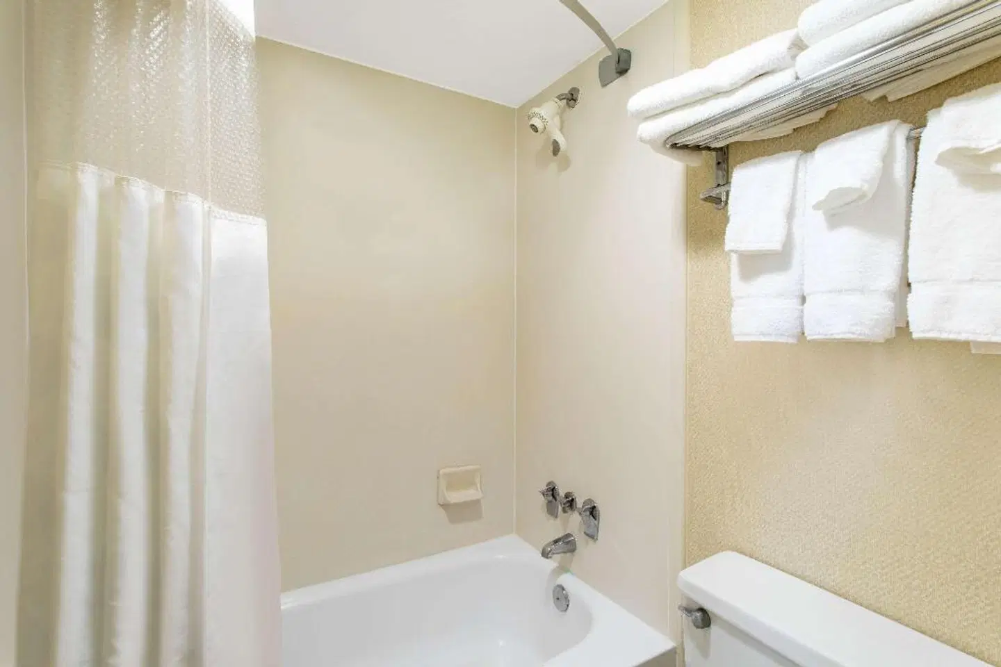 Ramada Limited Cockeysville Badezimmer
