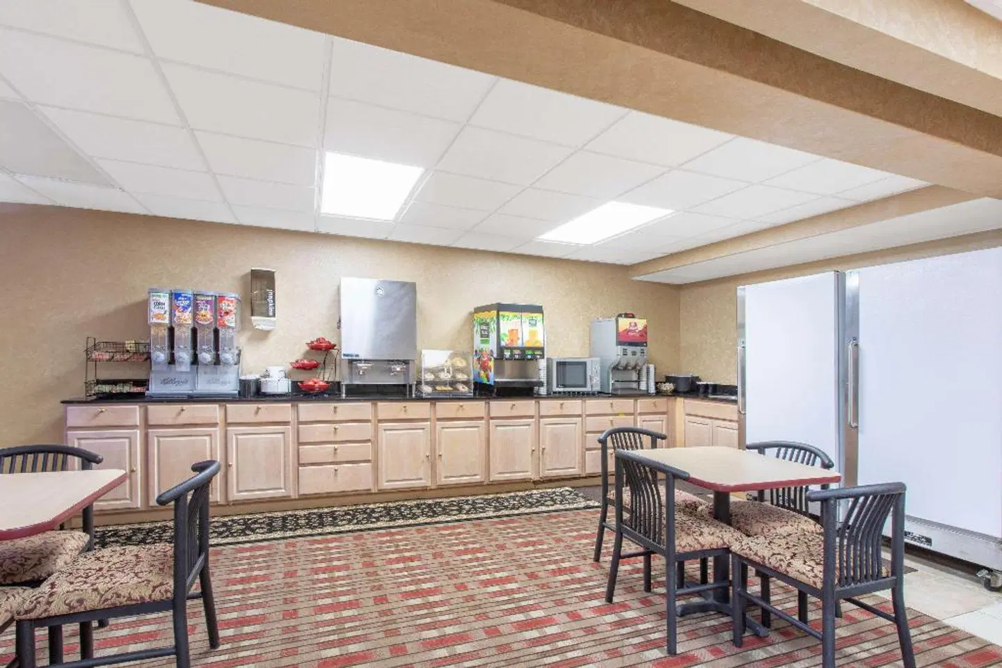 Ramada Limited Cockeysville Bar
