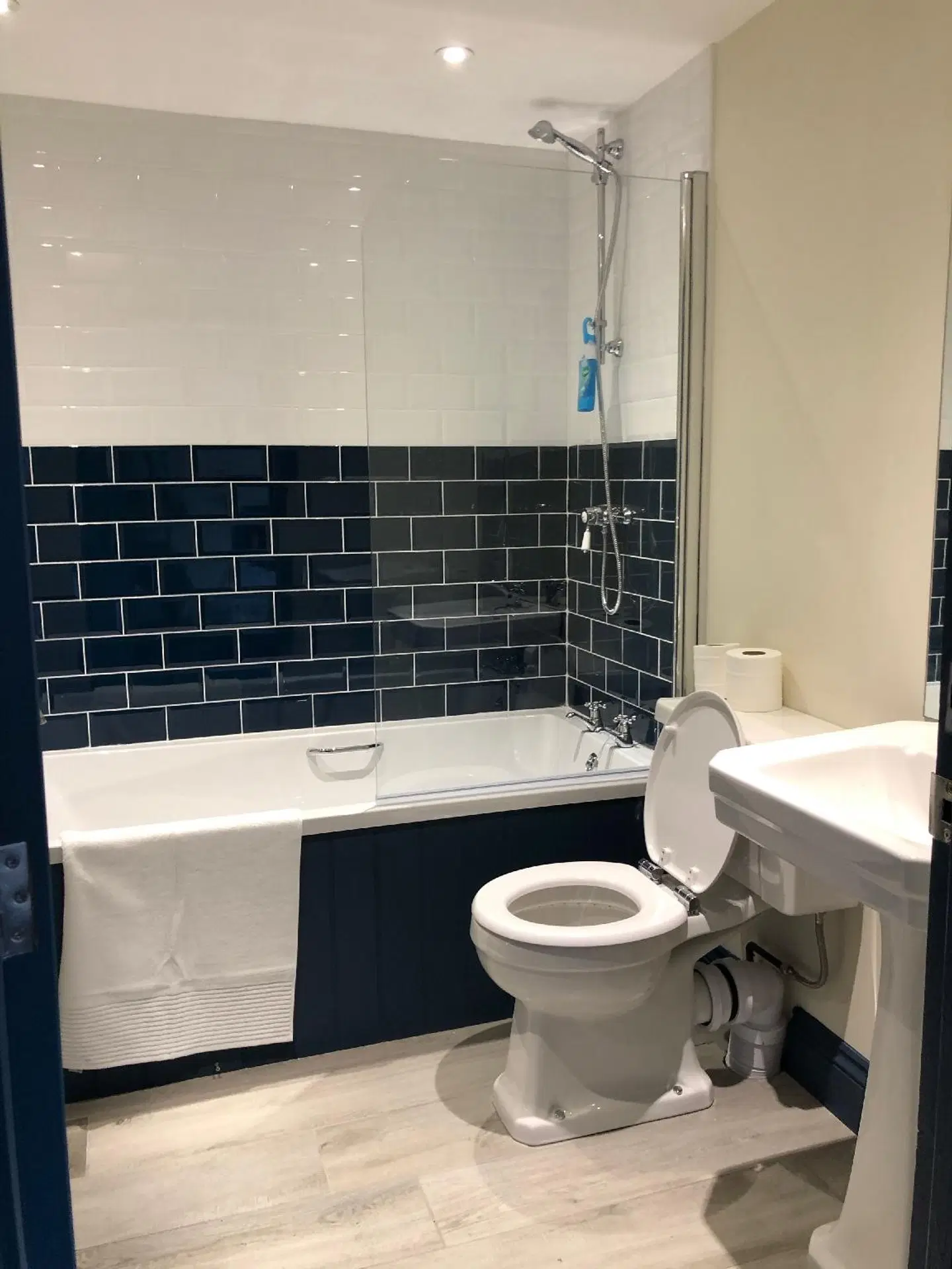 The Wilcove Inn Badezimmer