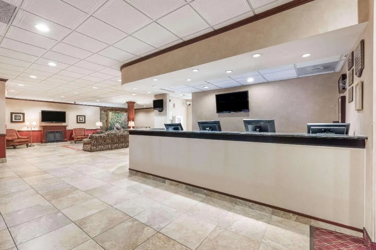 Ramada Hotel and Conference Center LOUNGE_LOBBY