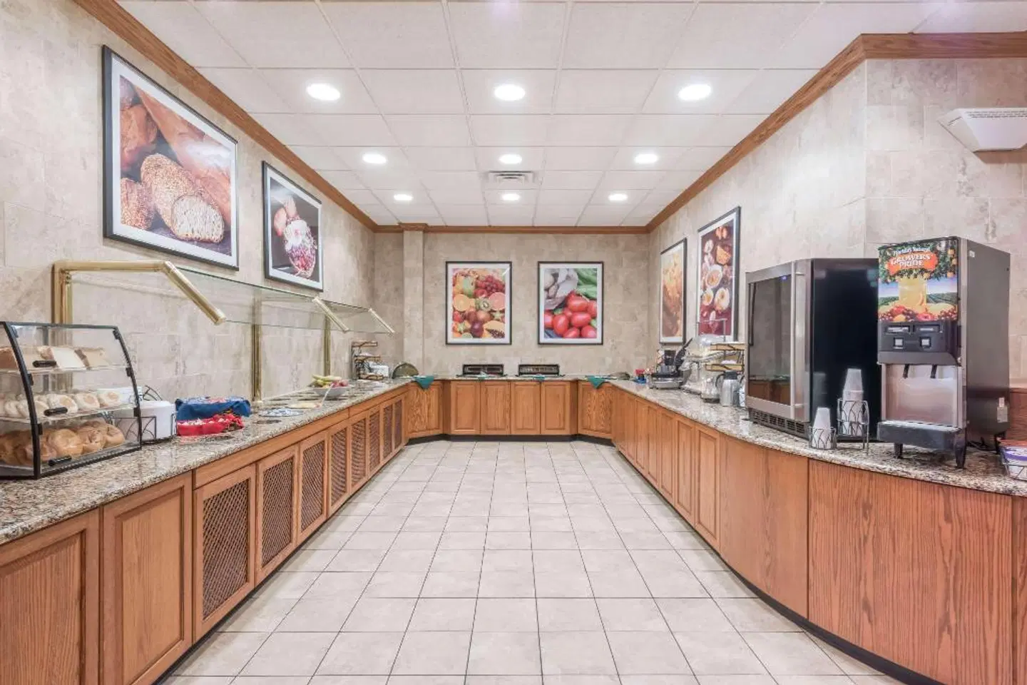 Ramada Hotel and Conference Center LOUNGE_LOBBY
