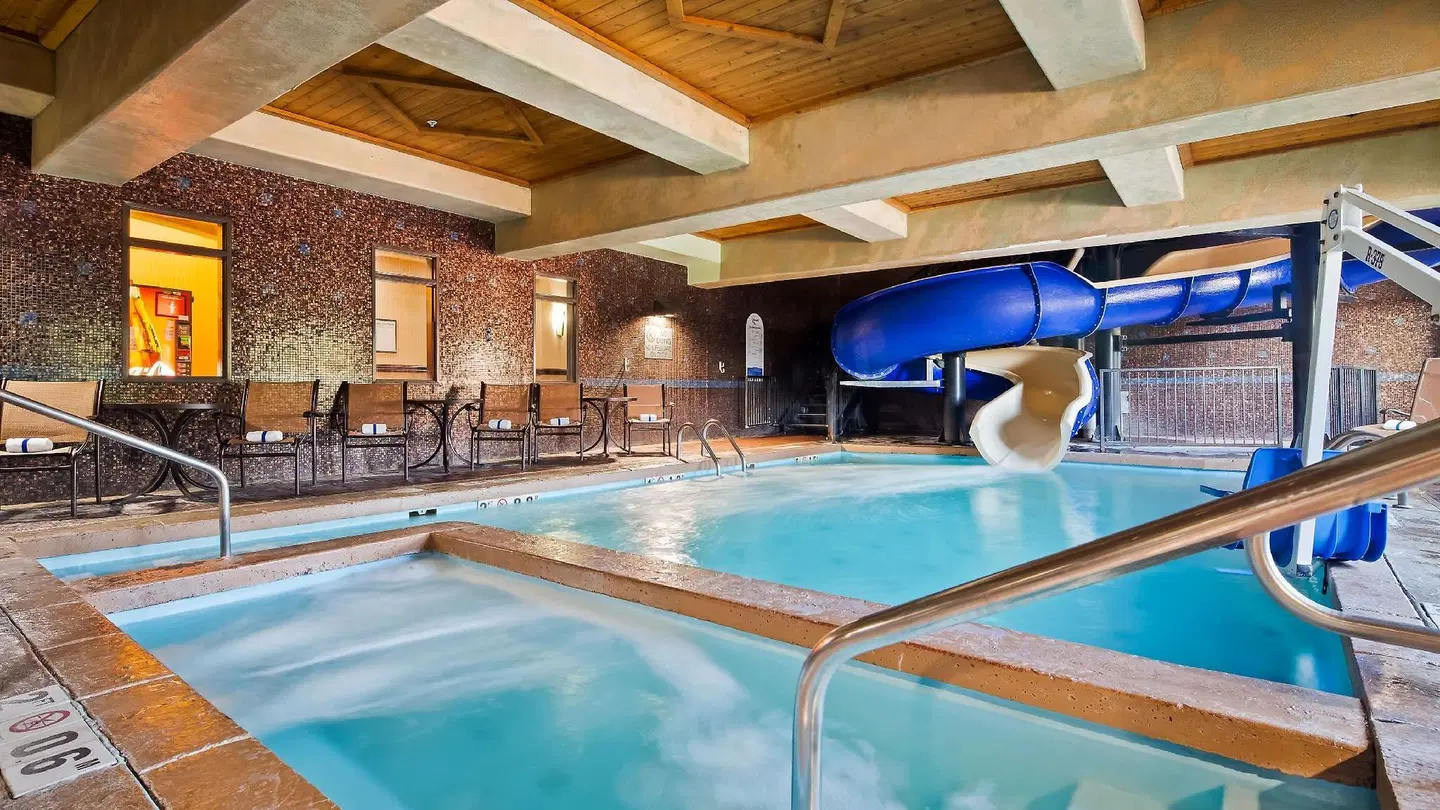 Best Western Premier KC Speedway Inn & Suites Hallenbad
