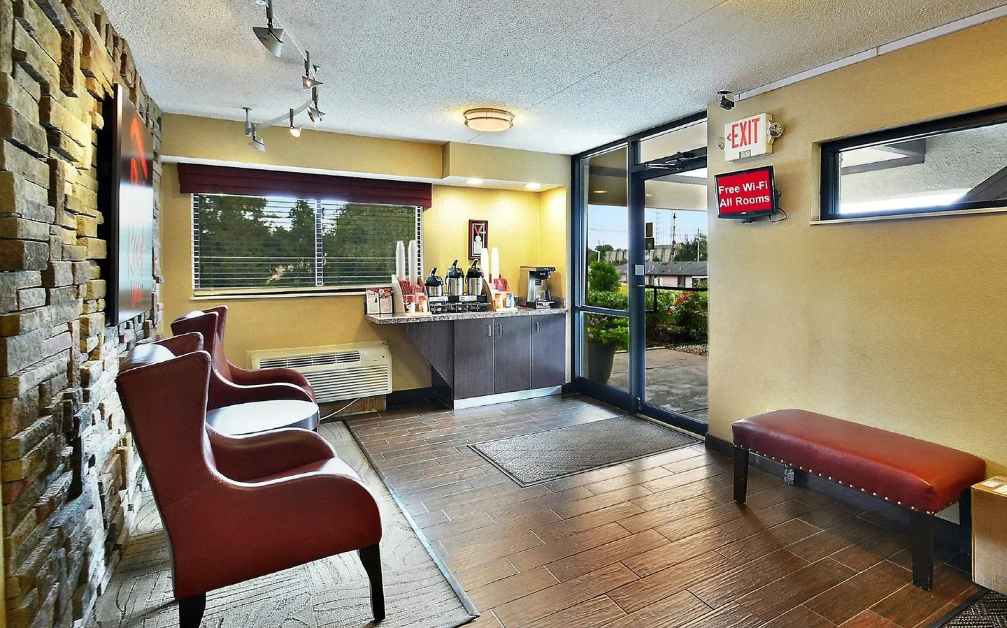 Red Roof Inn Louisville Fair and Expo LOUNGE_LOBBY