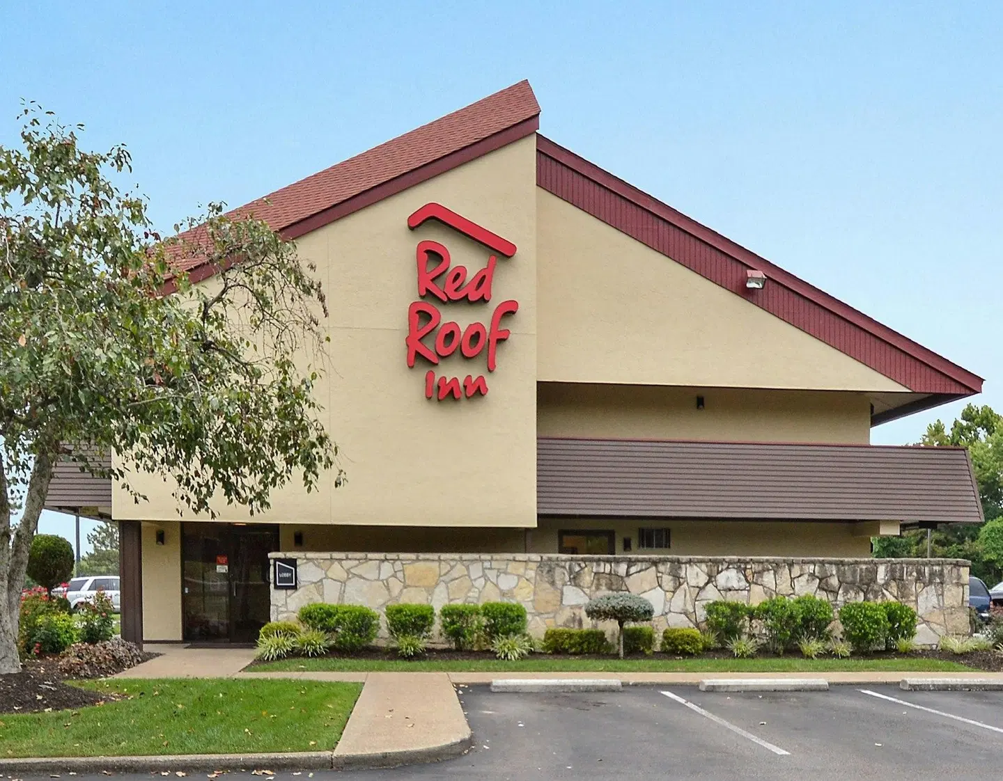Red Roof Inn Huntington EXTERIOR