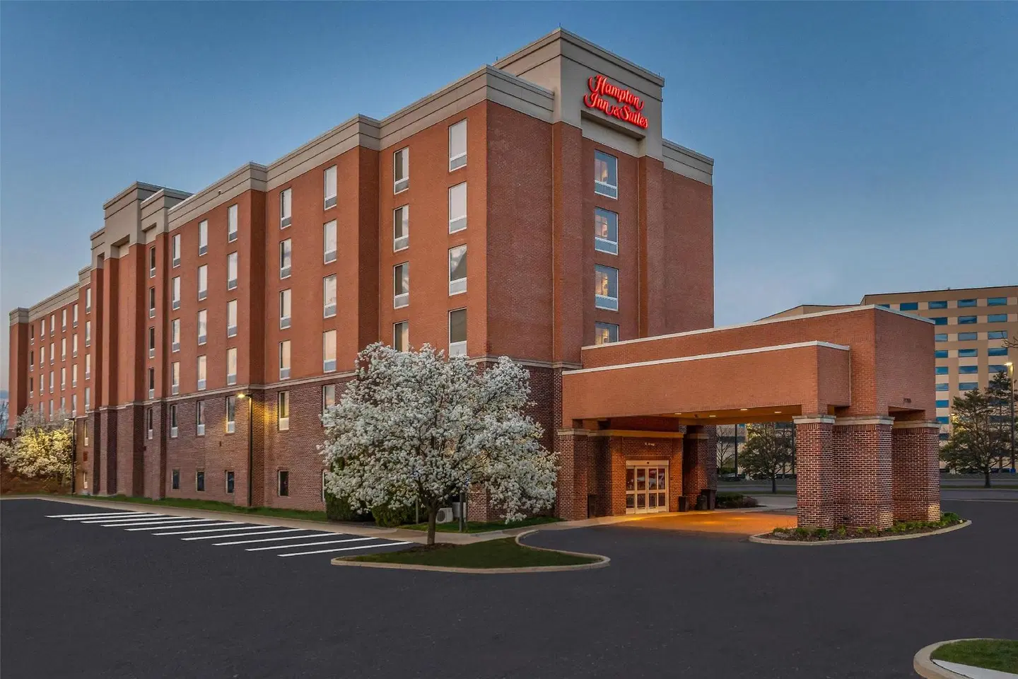 Hampton Inn & Suites Detroit/Airport-Romulus EXTERIOR