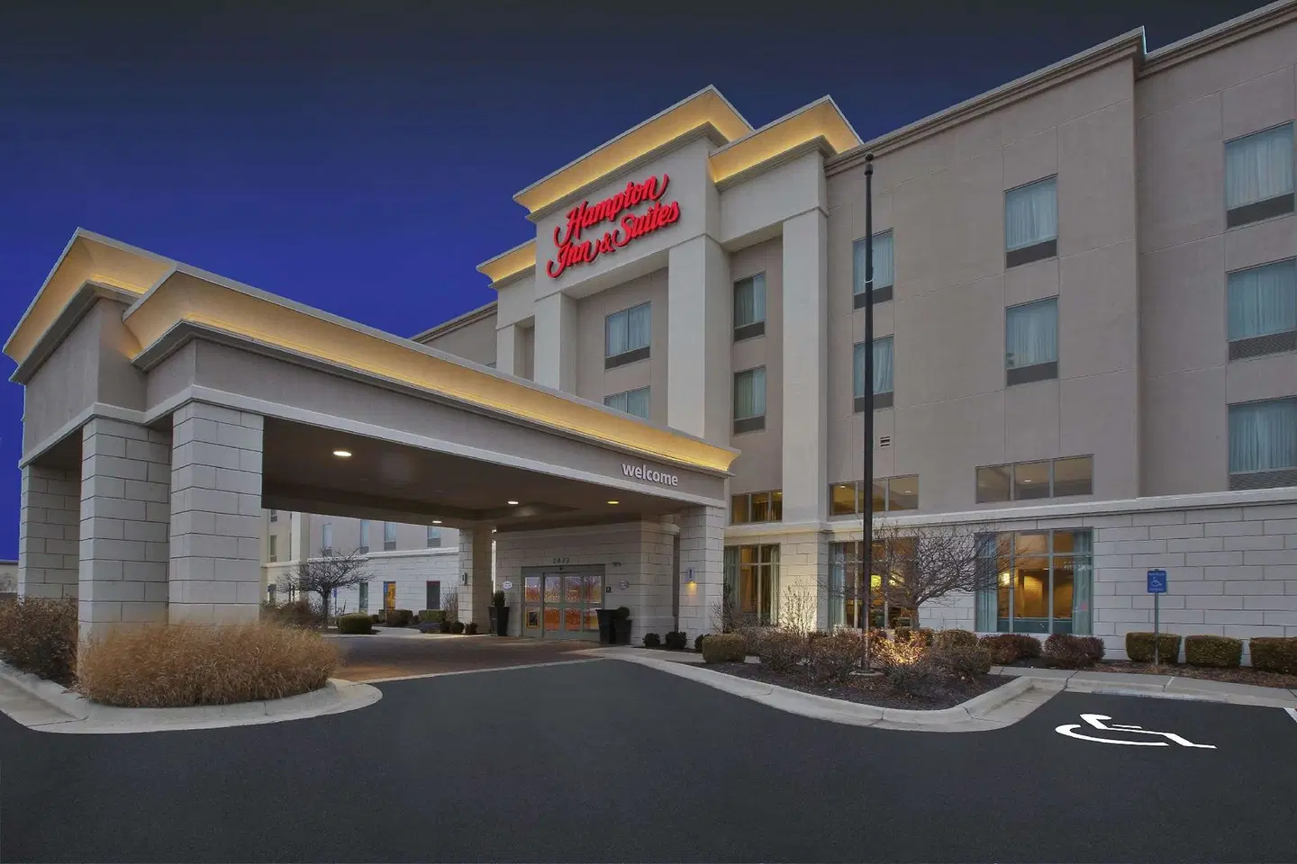 Hampton Inn & Suites Wichita-Northeast EXTERIOR