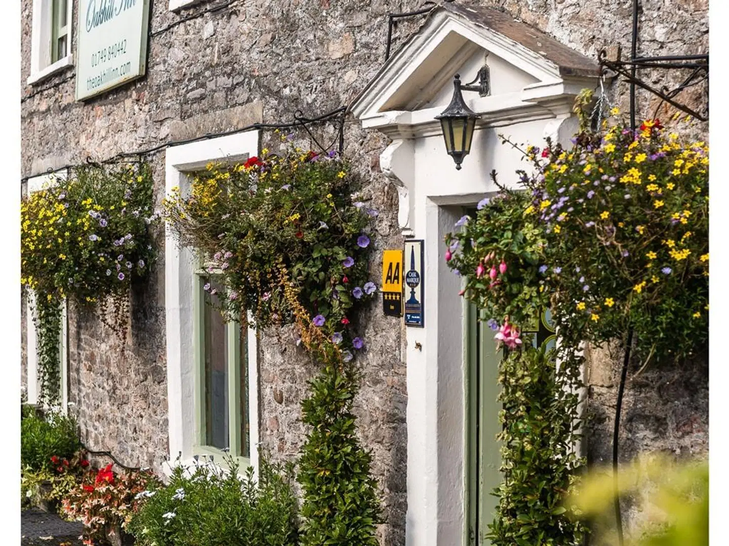 The Oakhill Inn EXTERIOR