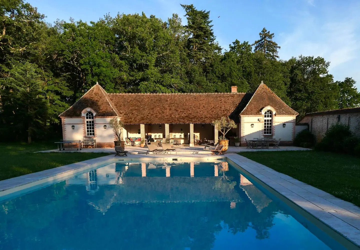 Château Des Grotteaux OUTDOOR_POOL