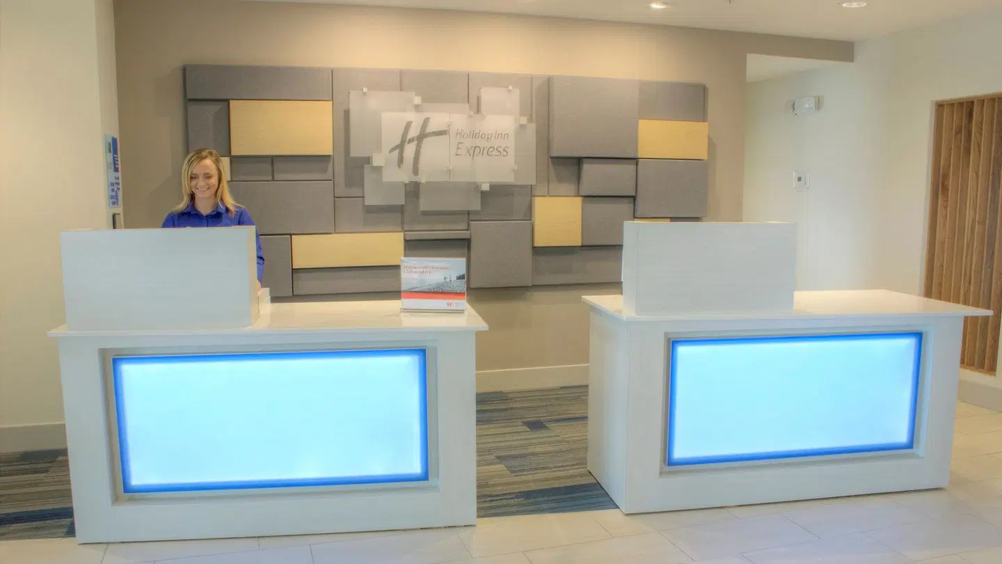Holiday Inn Express & Suites Spencer by IHG Hallenbad